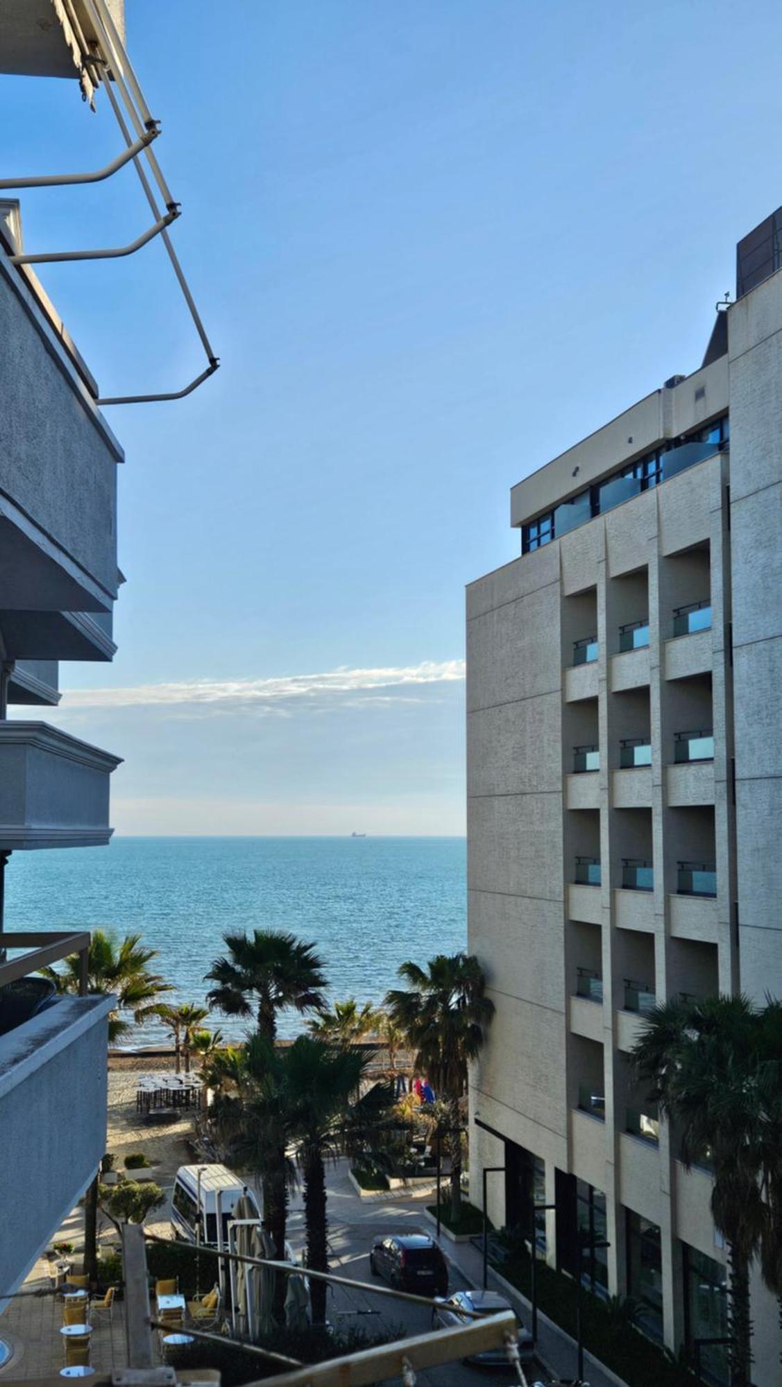 Апартаменты Sea View Apartament. Luxury Area In Durres Beach. Экстерьер фото